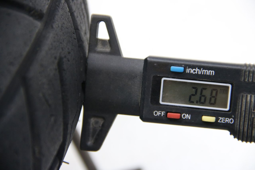 photo de OBRĘCZ PRZEDNIA PEUGEOT SATELIS COMPRESSOR K15 125 (2006 - 2009) - Zbliżenie techniczne