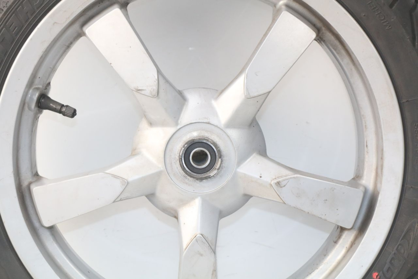 photo de OBRĘCZ PRZEDNIA PEUGEOT SATELIS 300 (2012 - 2015) - Zbliżenie komponentów