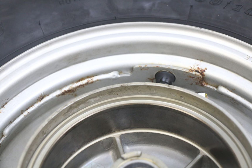 photo de OBRĘCZ PRZEDNIA HONDA SCV LEAD 100 (2003 - 2007) - Szczegół części