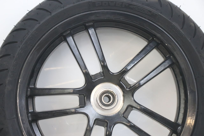 photo de OBRĘCZ PRZEDNIA PEUGEOT SPEEDFIGHT 4 4T 50 (2015 - 2020) - Szczegóły charakterystyczne