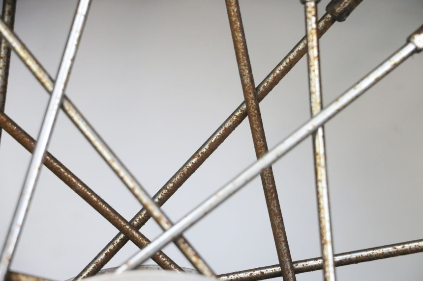 photo de OBRĘCZ PRZEDNIA HARLEY DAVIDSON SPORTSTER XL CUSTOM 1200 (2003 - 2004) - Szczegóły charakterystyczne