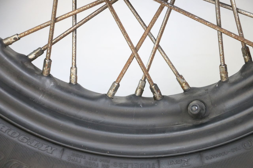 photo de OBRĘCZ PRZEDNIA HARLEY DAVIDSON SPORTSTER XL CUSTOM 1200 (2003 - 2004) - Zbliżenie techniczne