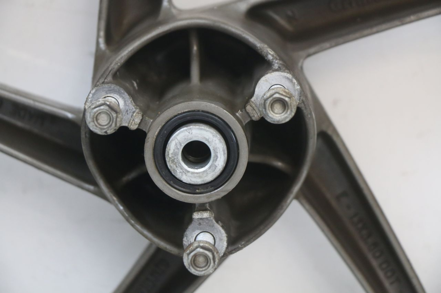 photo de OBRĘCZ PRZEDNIA APRILIA SR CARB LC 2T 50 (2004 - 2012) - Oznaczenia i referencje