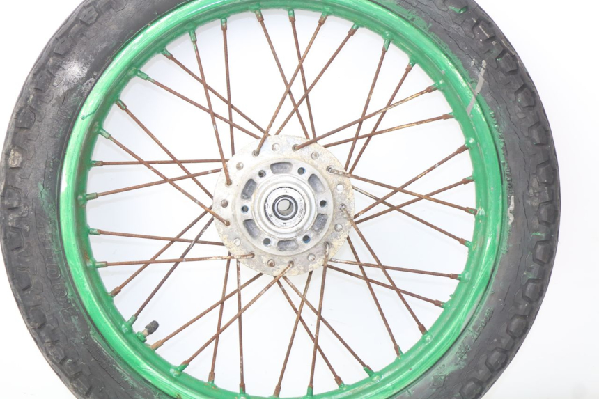 photo de OBRĘCZ PRZEDNIA YAMAHA SR 125 (1982 - 2003) - Zbliżenie techniczne