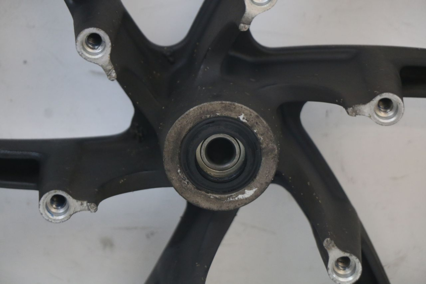 photo de OBRĘCZ PRZEDNIA KYMCO SUPER 8 125 (2008 - 2015) - Oznaczenia i referencje