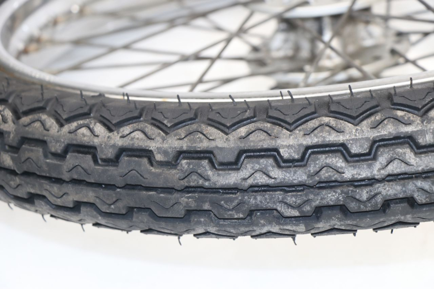 photo de OBRĘCZ PRZEDNIA SUZUKI GN 125 (1997 - 2000) - Szczegół części