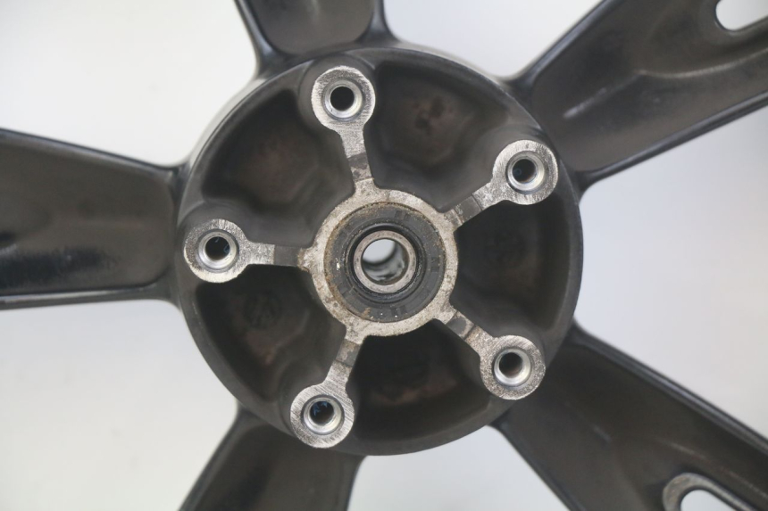 photo de OBRĘCZ PRZEDNIA PEUGEOT TWEET 125 (2010 - 2017) - Szczegóły charakterystyczne