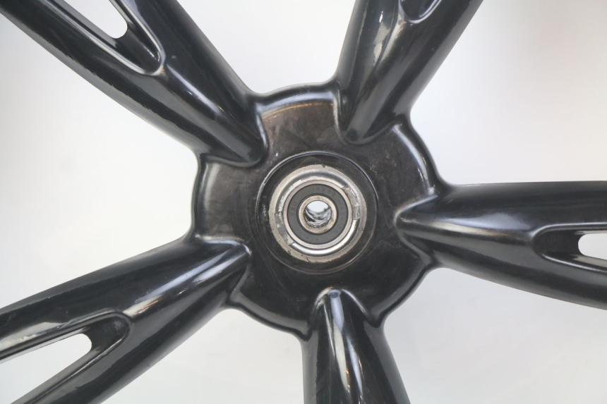 photo de OBRĘCZ PRZEDNIA PEUGEOT TWEET 125 (2010 - 2017) - Punkty mocowania