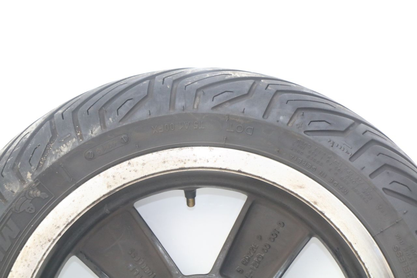 photo de OBRĘCZ PRZEDNIA PIAGGIO VESPA GTS IGET ABS 125 (2017 - 2023) - Zbliżenie komponentów