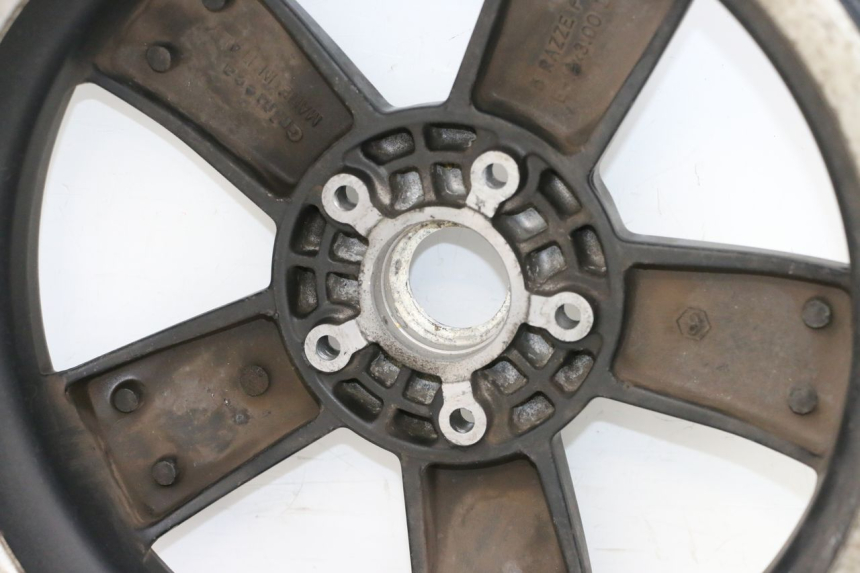 photo de OBRĘCZ PRZEDNIA PIAGGIO VESPA GTS SUPER IE 125 (2009 - 2016) - Zbliżenie komponentów