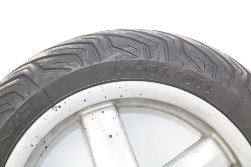 photo de OBRĘCZ PRZEDNIA PIAGGIO VESPA LX 125 (2005 - 2010) - Szczegóły charakterystyczne