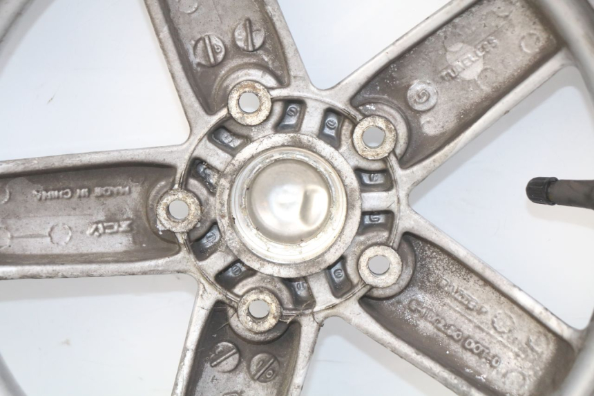 photo de OBRĘCZ PRZEDNIA PIAGGIO VESPA LX 125 (2005 - 2010) - Oznaczenia i referencje