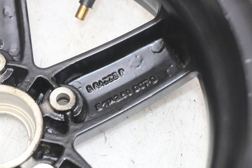 photo de OBRĘCZ PRZEDNIA PIAGGIO VESPA S 2T 50 (2007 - 2014) - Stan powierzchni