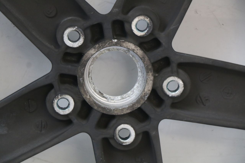 photo de OBRĘCZ PRZEDNIA PIAGGIO VESPA S 2T 50 (2007 - 2014) - Stan powierzchni