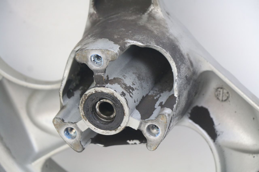 photo de OBRĘCZ PRZEDNIA KYMCO VITALITY 2T 50 (2004 - 2010) - Inny kąt widzenia