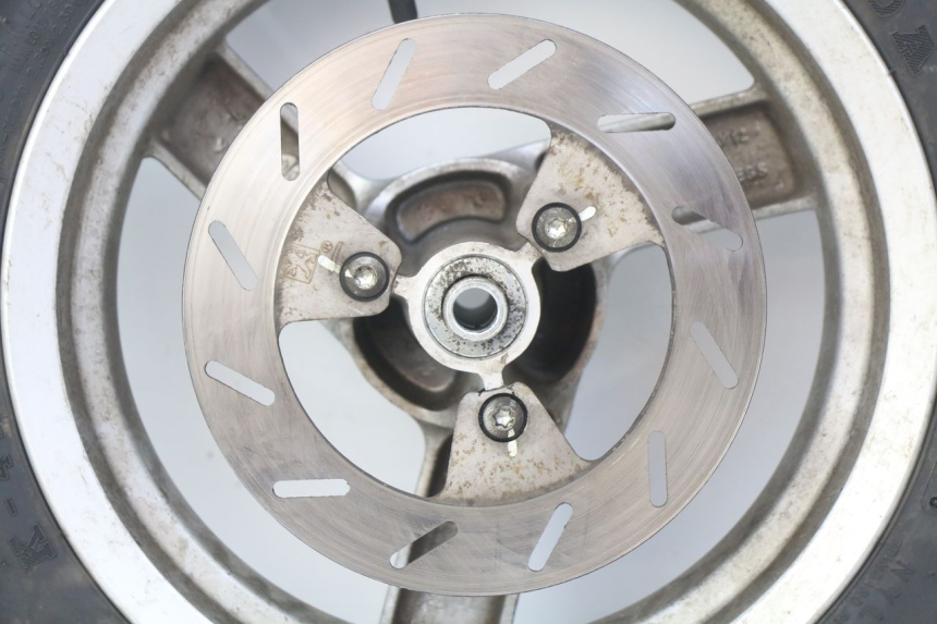 photo de OBRĘCZ PRZEDNIA PEUGEOT VIVACITY NEW 2T 50 (2008 - 2017) - Widok z bliska