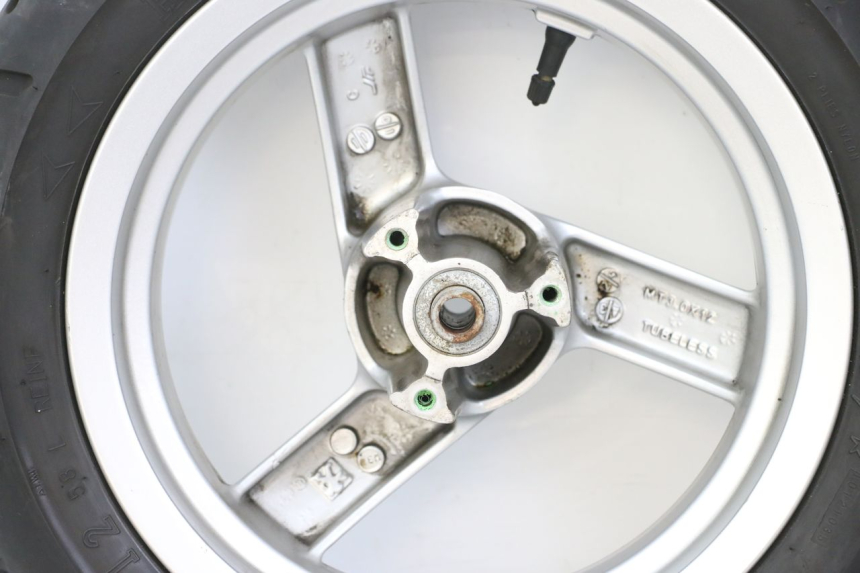 photo de OBRĘCZ PRZEDNIA PEUGEOT VIVACITY NEW 4T 50 (2008 - 2017) - Stan powierzchni