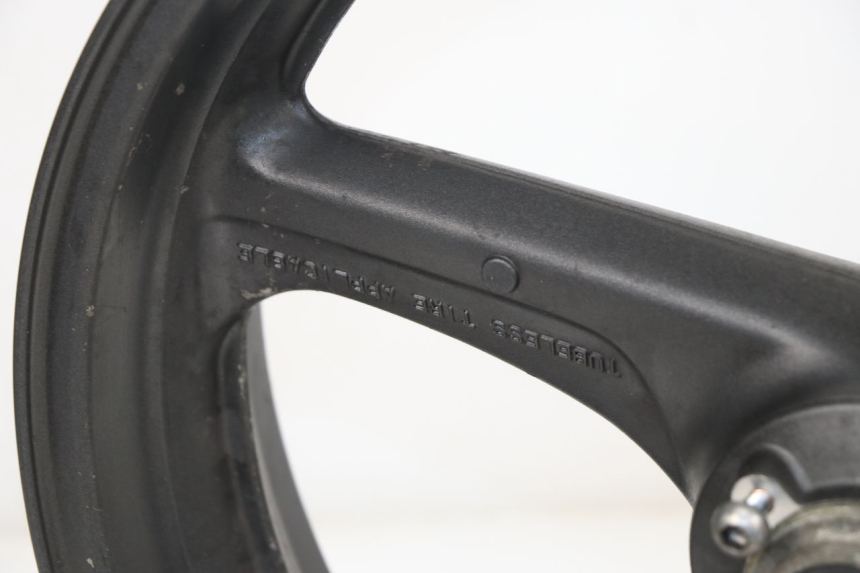 photo de OBRĘCZ PRZEDNIA HONDA VTR F FIRESTORM 1000 (1997 - 2001) - Zbliżenie techniczne