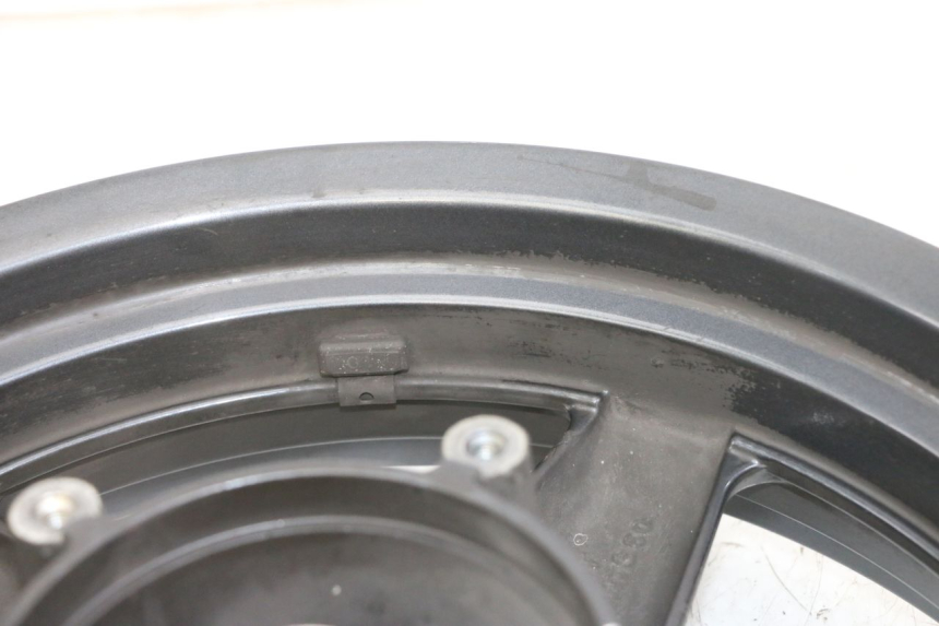 photo de OBRĘCZ PRZEDNIA YAMAHA X-MAX XMAX 125 (2010 - 2013) - Widok z bliska