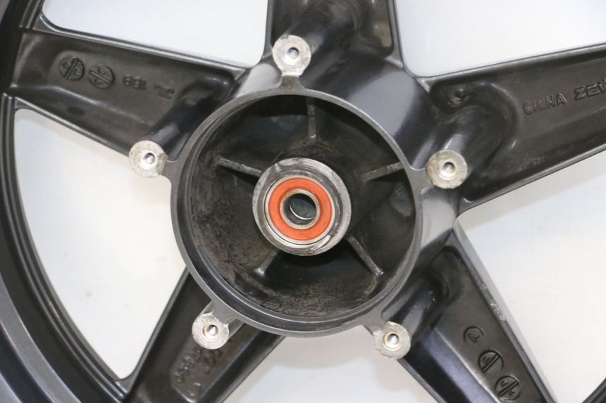 photo de OBRĘCZ PRZEDNIA YAMAHA X-MAX XMAX 125 (2010 - 2013) - Zbliżenie komponentów