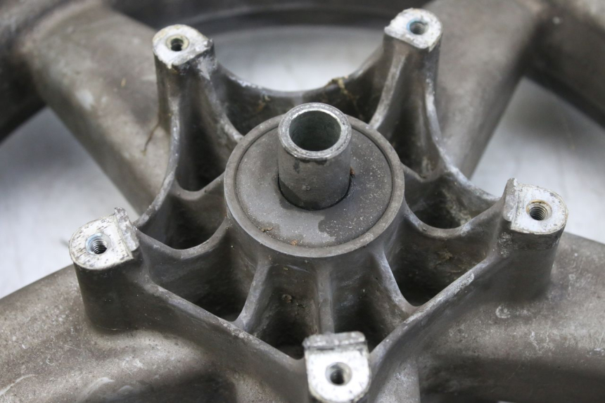 photo de OBRĘCZ PRZEDNIA PIAGGIO X9 EVOLUTION 250 (2003 - 2007) - Zoom stanu zużycia