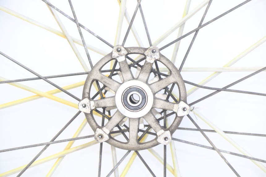 photo de OBRĘCZ PRZEDNIA PEUGEOT XP6 50 (2006 - 2011) - Szczegóły charakterystyczne