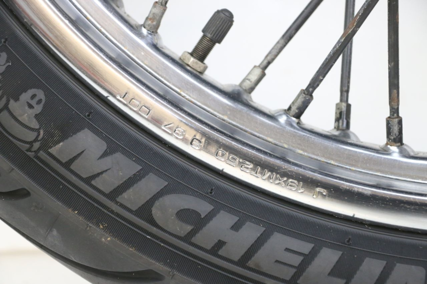 photo de OBRĘCZ PRZEDNIA YAMAHA XVS DRAG STAR DRAGSTAR 650 (1997 - 2007) - Szczegóły charakterystyczne