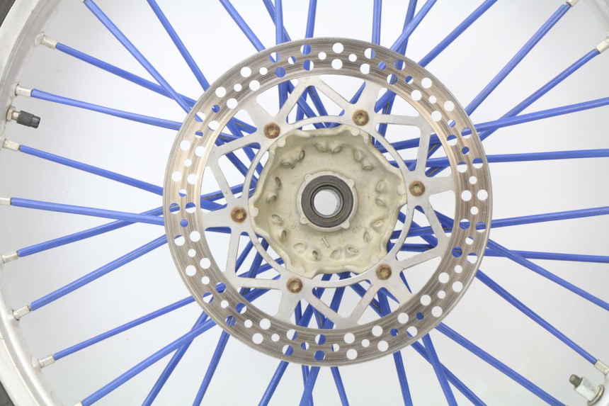 photo de OBRĘCZ PRZEDNIA YAMAHA YZ 125 (1998 - 2005) - Struktura - zbliżenie