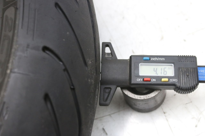 photo de OBRĘCZ PRZEDNIA YAMAHA YZF R1 1000 (2007 - 2008) - Widok z bliska