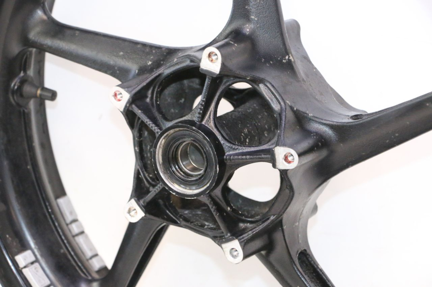photo de OBRĘCZ PRZEDNIA YAMAHA YZF R6 600 (2008 - 2009) - Zbliżenie techniczne
