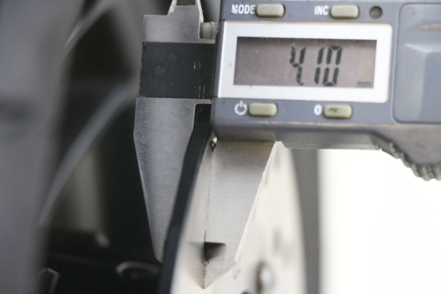 photo de OBRĘCZ PRZEDNIA PIAGGIO ZIP 2T 50 (2009 - 2019) - Zoom stanu zużycia