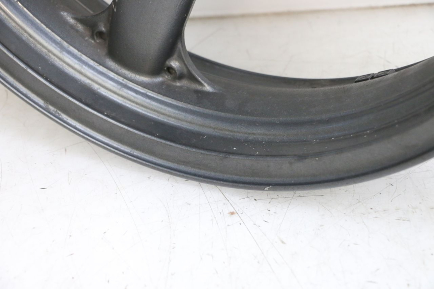 photo de OBRĘCZ PRZEDNIA KAWASAKI ZR 7 750 (1999 - 2004) - Struktura - zbliżenie