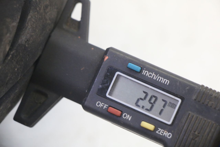 photo de OBRĘCZ PRZEDNIA I OPONA KYMCO AGILITY 4T 50 (2018 - 2022) - Widok z bliska