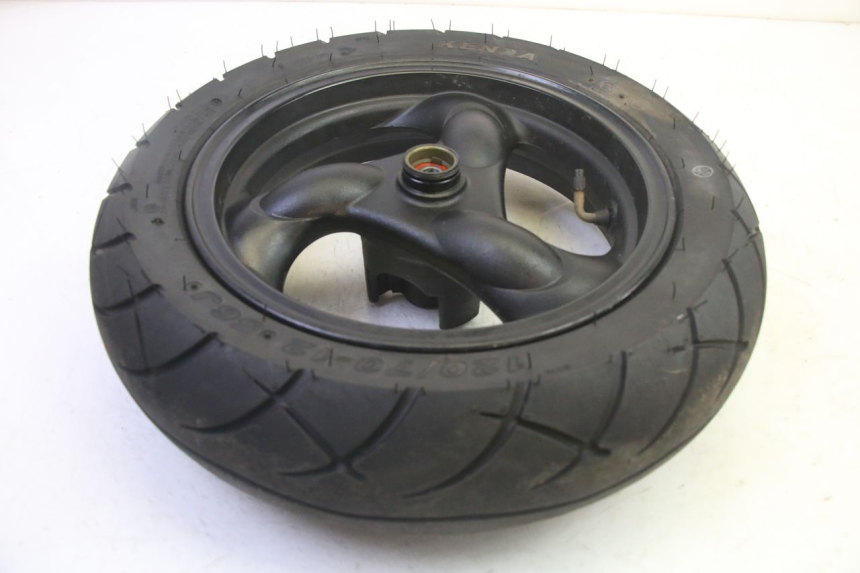 photo de OBRĘCZ PRZEDNIA I OPONA KYMCO AGILITY 4T 50 (2018 - 2022) - Zbliżenie techniczne