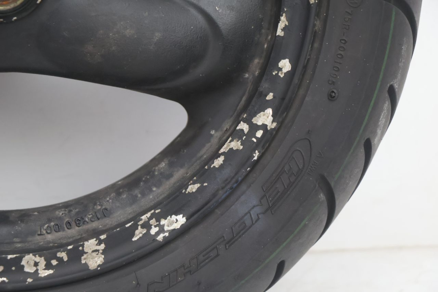 photo de OBRĘCZ PRZEDNIA I OPONA KYMCO AGILITY 4T 50 (2005 - 2018) - Punkty mocowania