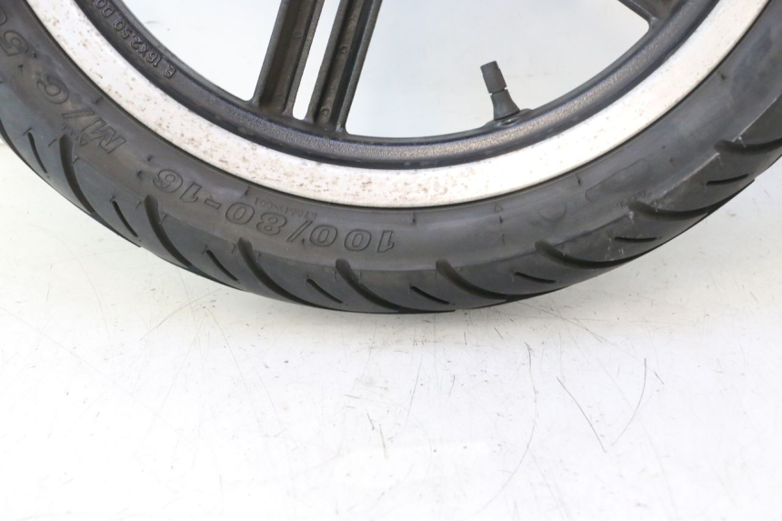 photo de OBRĘCZ PRZEDNIA I OPONA KYMCO AGILITY CITY 16P 125 (2015 - 2024) - Punkty mocowania