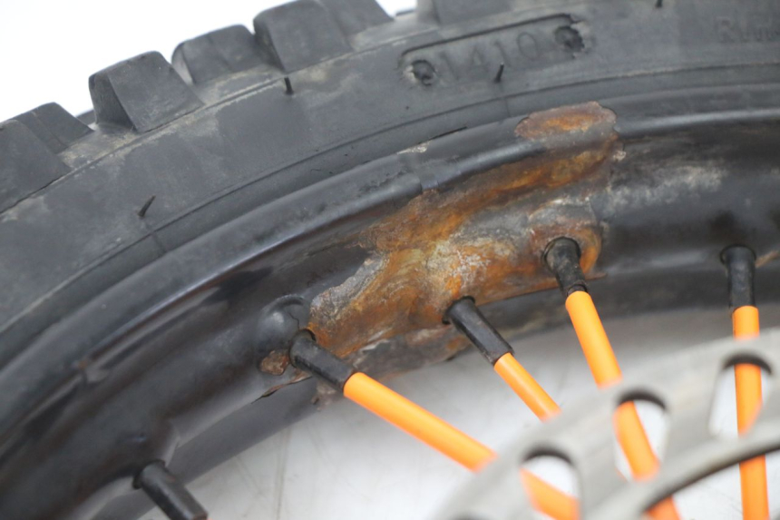 photo de OBRĘCZ PRZEDNIA I OPONA APOLLO RFZ 125 - Inny kąt widzenia