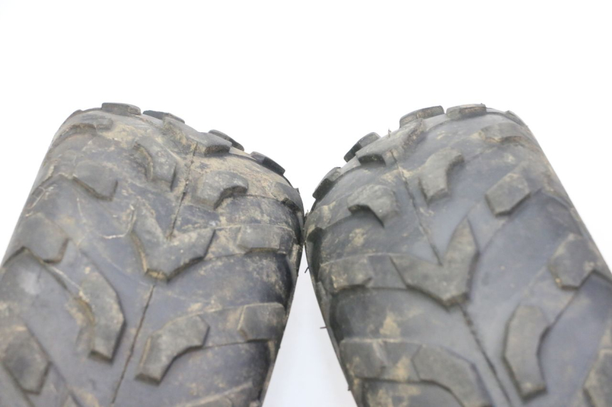 photo de OBRĘCZ PRZEDNIA I OPONA KEROX BAZOOKA 110 - Oznaczenia i referencje