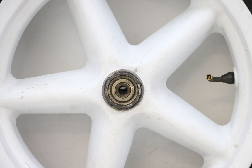 photo de OBRĘCZ PRZEDNIA I OPONA MBK BOOSTER SPIRIT NAKED 50 (2004 - 2017) - Struktura - zbliżenie