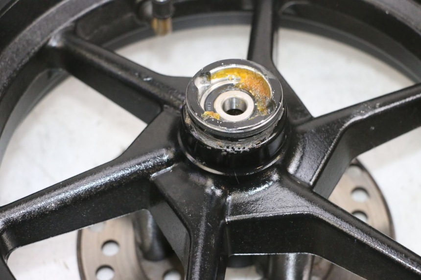 photo de OBRĘCZ PRZEDNIA I OPONA LONGJIA DIGITA 4T 50 (2019 - 2022) - Zbliżenie techniczne