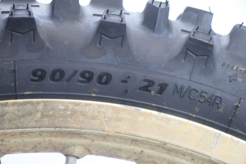 photo de OBRĘCZ PRZEDNIA I OPONA SUZUKI DR S 600 (1985 - 1989) - Szczegół części