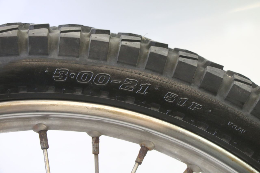 photo de OBRĘCZ PRZEDNIA I OPONA APRILIA ETX 125 (1998 - 2002) - Kontrola wizualna