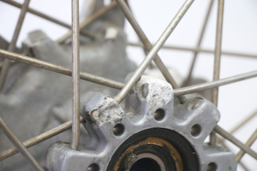 photo de OBRĘCZ PRZEDNIA I OPONA APRILIA ETX 125 (1998 - 2002) - Widok ogólny