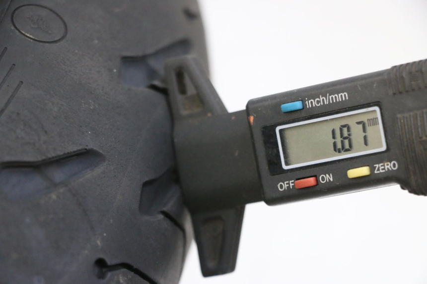 photo de OBRĘCZ PRZEDNIA I OPONA YAMAHA FJR ABS 1300 (2006 - 2012) - Szczegół części