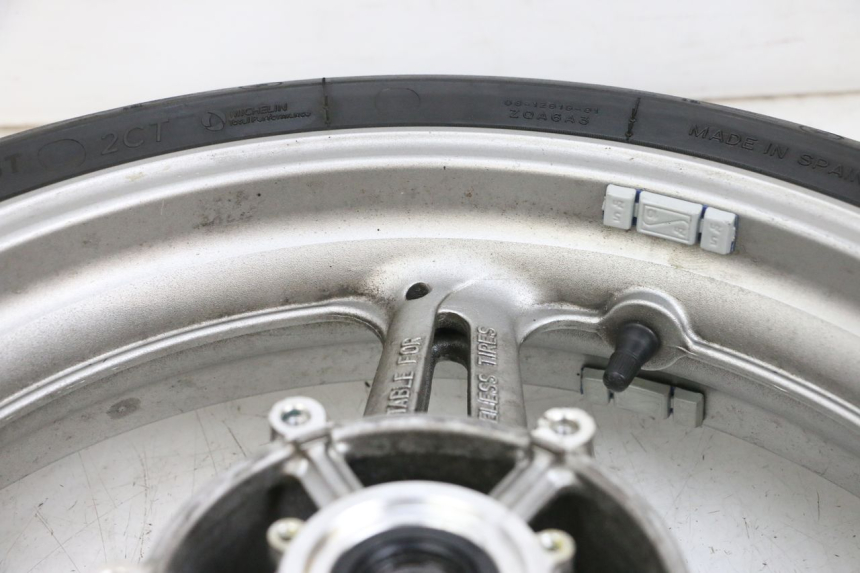 photo de OBRĘCZ PRZEDNIA I OPONA YAMAHA FJR ABS 1300 (2006 - 2012) - Punkty mocowania