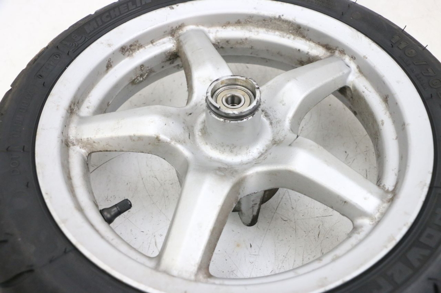 photo de OBRĘCZ PRZEDNIA I OPONA MBK FLAME X 125 (2007 - 2016) - Zbliżenie techniczne