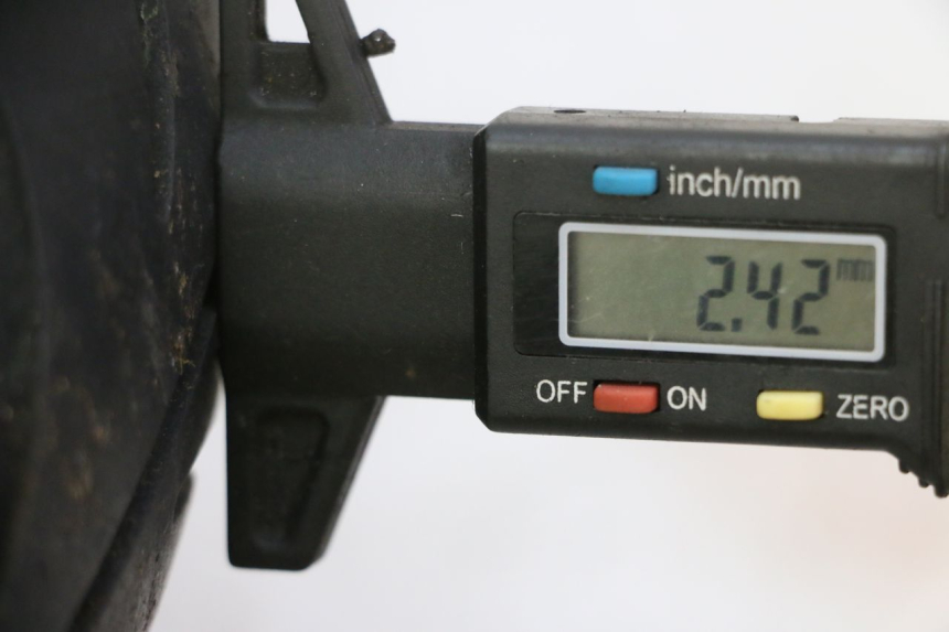 photo de OBRĘCZ PRZEDNIA I OPONA PIAGGIO FLY 2T 50 (2004 - 2017) - Zoom stanu zużycia