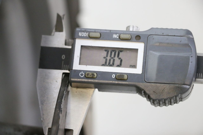 photo de OBRĘCZ PRZEDNIA I OPONA PIAGGIO FLY 2T 50 (2004 - 2017) - Inny kąt widzenia