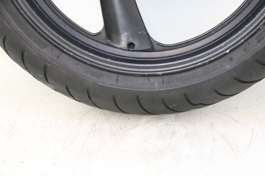 photo de OBRĘCZ PRZEDNIA I OPONA YAMAHA FZS FAZER 600 (2001 - 2003) - Szczegóły charakterystyczne