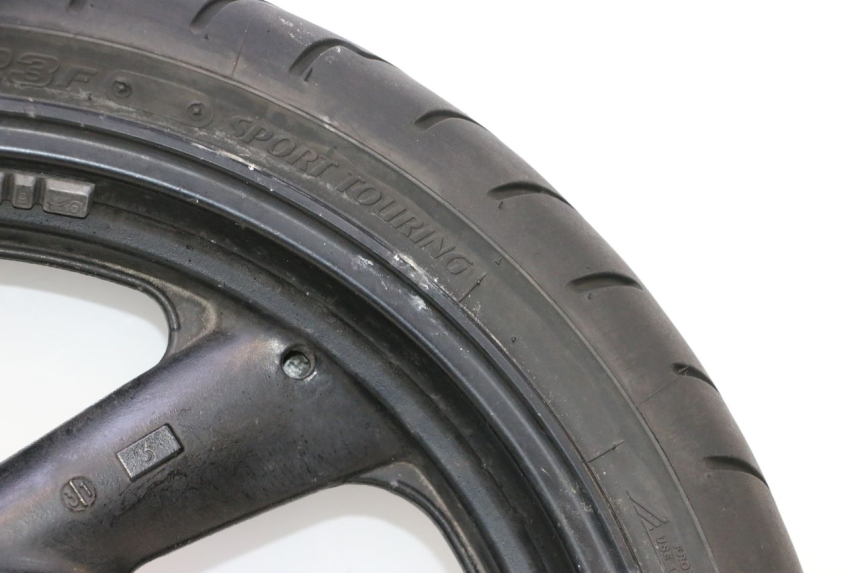 photo de OBRĘCZ PRZEDNIA I OPONA YAMAHA FZS FAZER 600 (2001 - 2003) - Struktura - zbliżenie